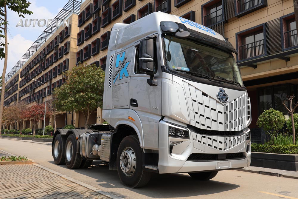 Đầu kéo Chenglong 450HP cabin HK (Cầu Láp)